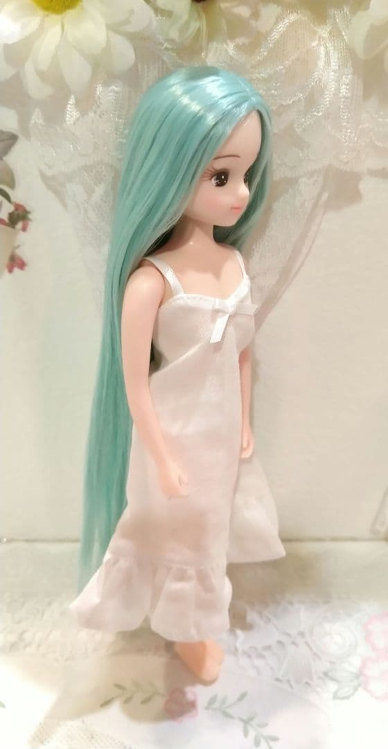 リカちゃんキャッスル お人形教室 真ん中分けスーパーロングストレート ② 新品