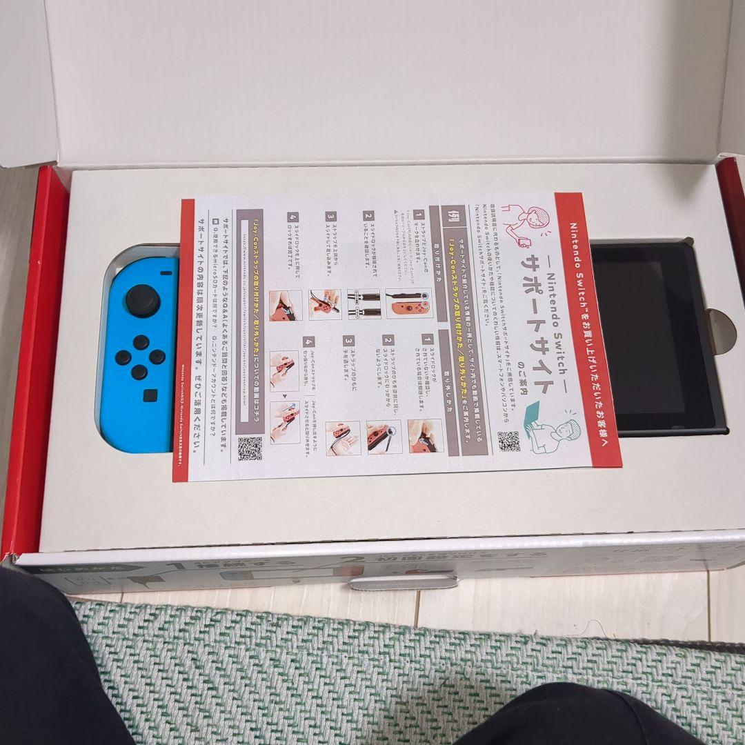 美品　2021年製　Nintendo Switch 本体 　ジョイコン付き