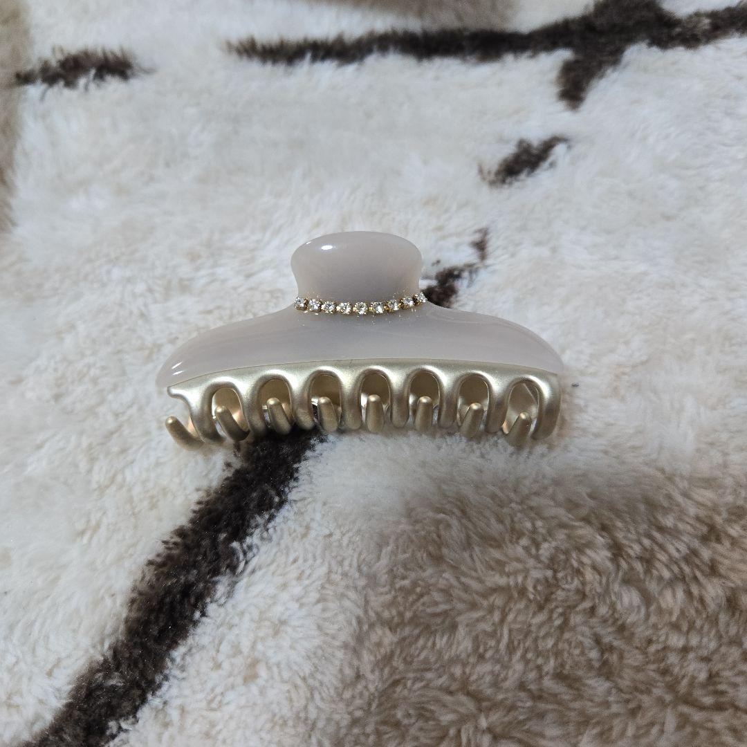 acca ストーン付きヘアクリップ