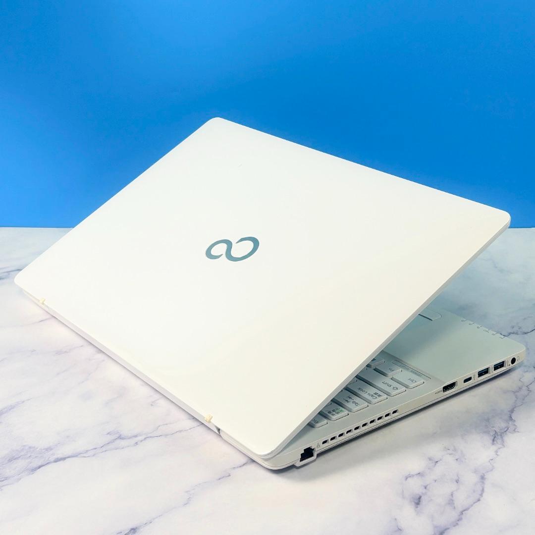 美品！Corei7・16GB・SSD・DVD・ホワイト・ノートパソコン