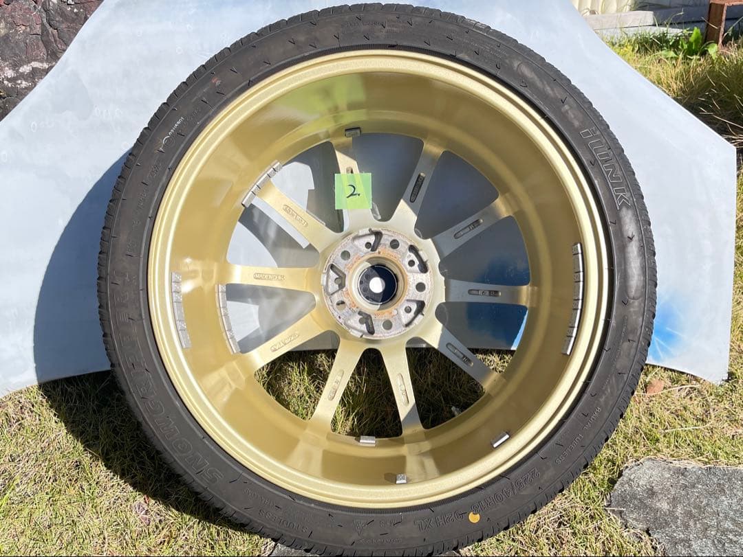 スタッドレスタイヤ、18インチ ホイール4本セット　ガリ傷無し　使用期間3ヶ月