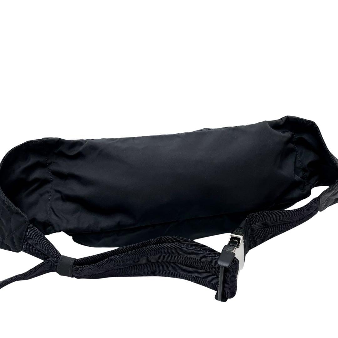 良品 プラダ ナイロン 三角プレートロゴ ウエスト ボディ バッグ ブラック.