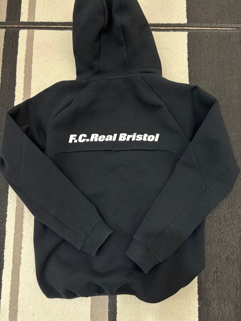 FCRBエフシーアールビーベンチレーションフーディー23AW黒S