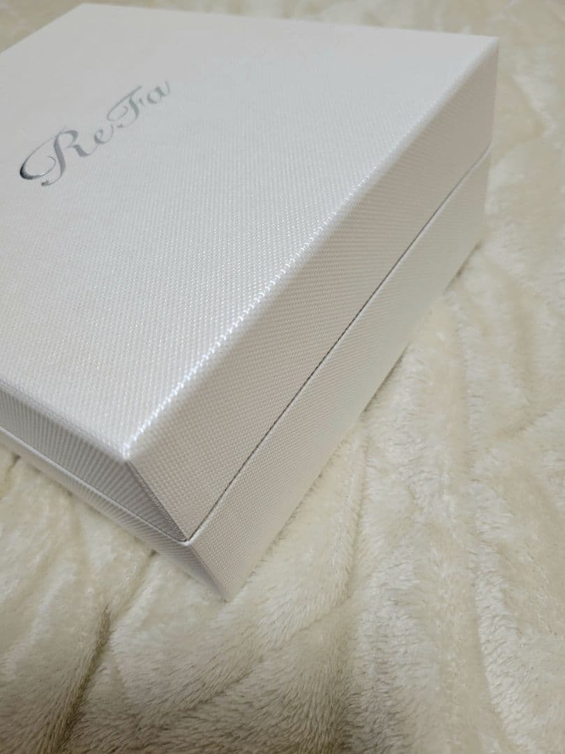 yui様　新品　リファ　フォーカラット　ReFa 4 CARAT　ショッパー付き