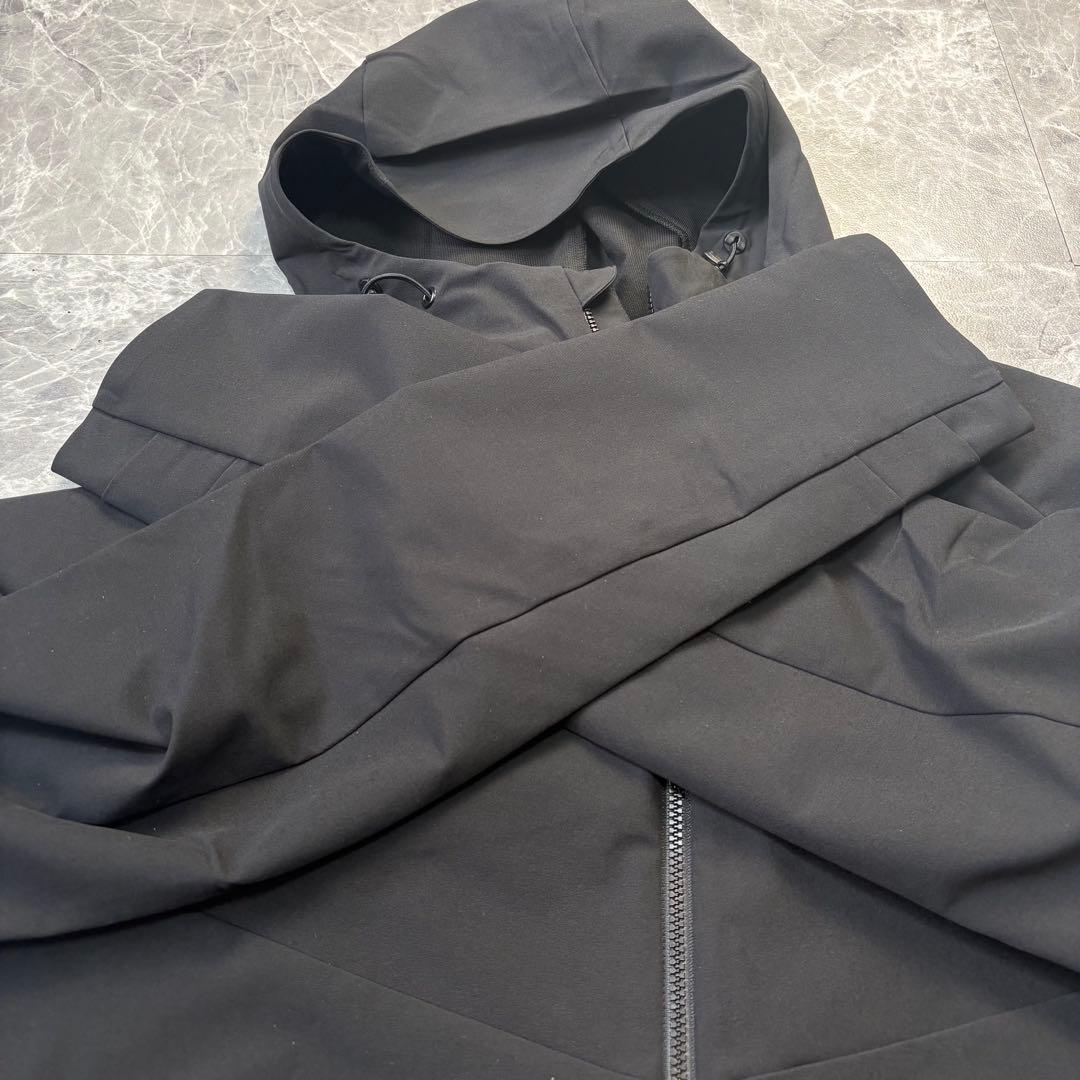 極美品　マムート　マクン2.0 フーデッドジャケット　マウンテンパーカー　L 黒