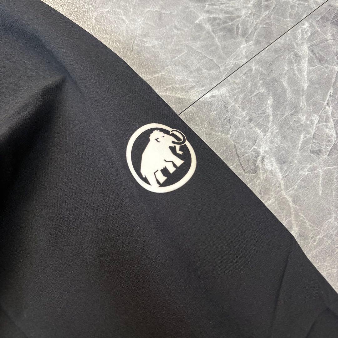 極美品　マムート　マクン2.0 フーデッドジャケット　マウンテンパーカー　L 黒