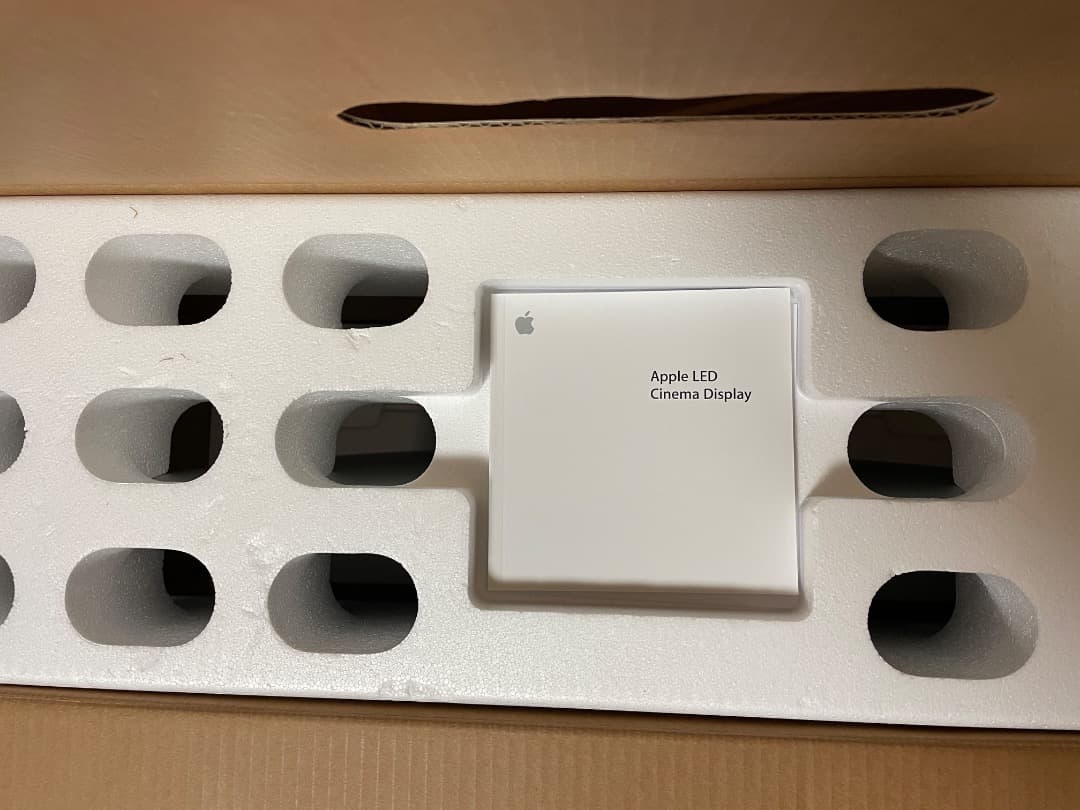 Apple LED Cinema Display 24インチ A1267