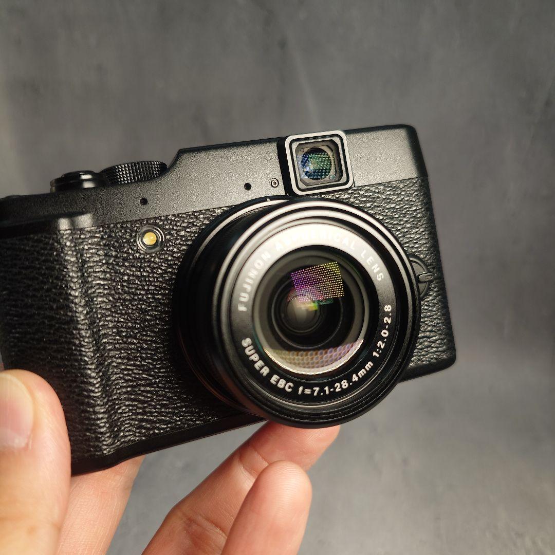 Fujifilm 富士フィルム X10 デジタルカメラ