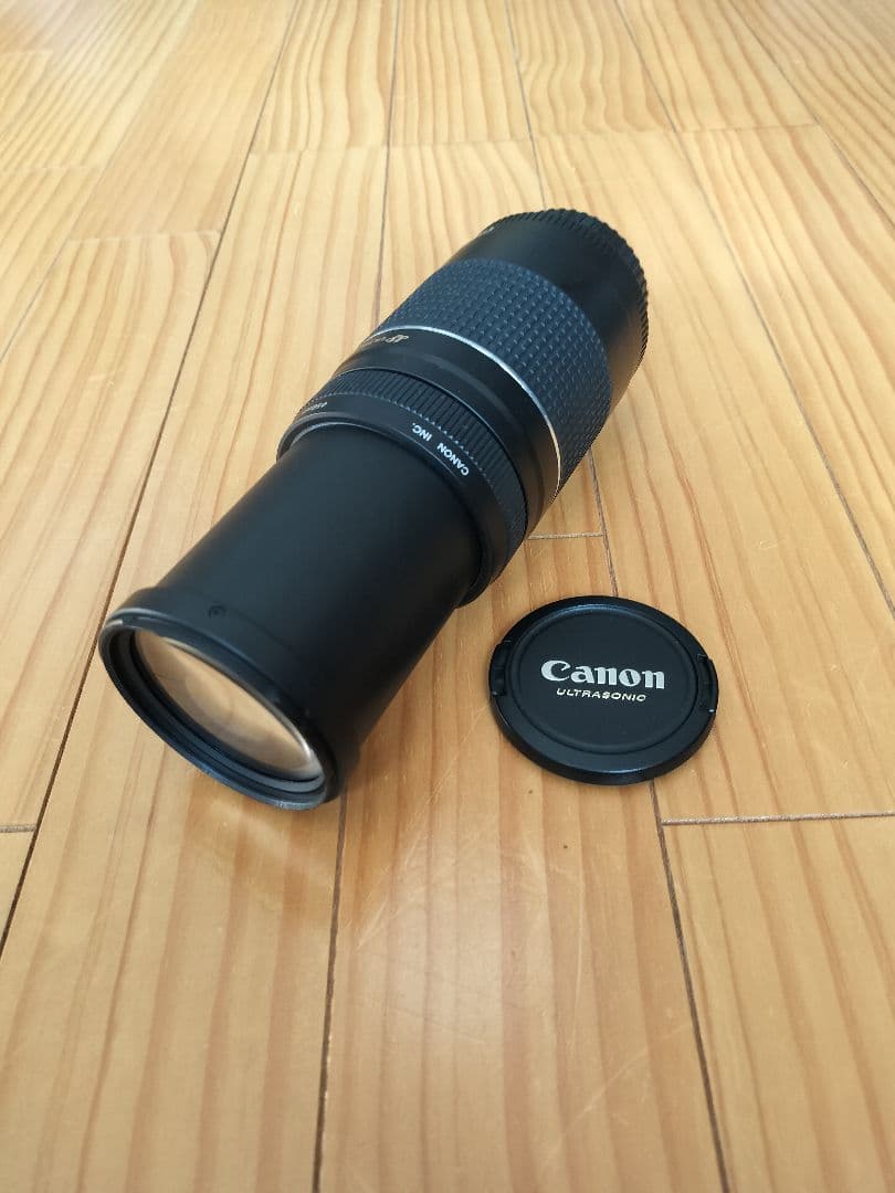 Canon EOS 6D Mark II 本体とレンズ3本