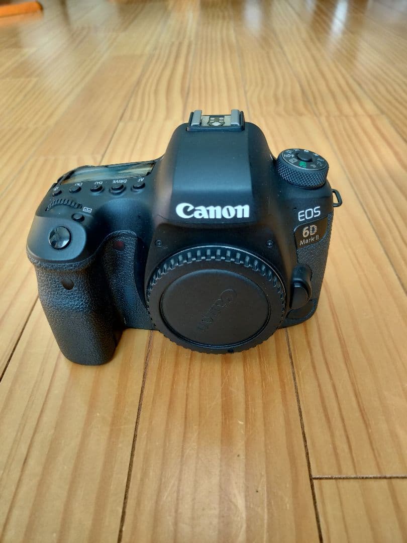 Canon EOS 6D Mark II 本体とレンズ3本