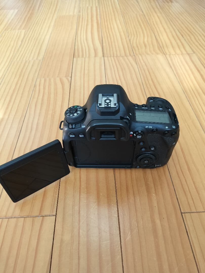 Canon EOS 6D Mark II 本体とレンズ3本