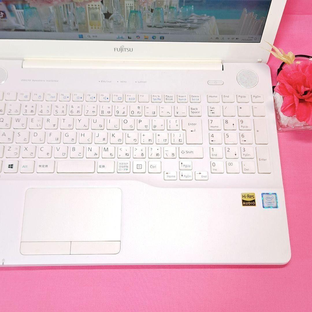 208 第7世代i7/SSD/8GB　富士通ノートパソコン Windows11