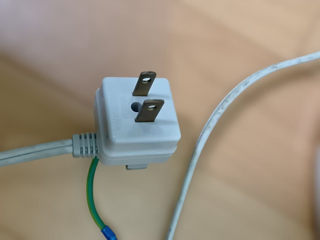 電気ヒーター ALADDIN CAH-1G9B(W) WHITE