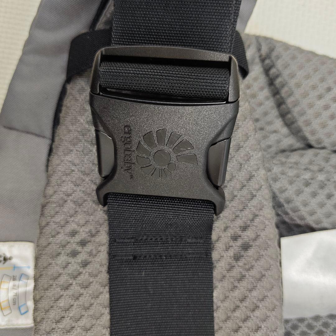 【mmmsss】 オムニブリーズ　抱っこ紐 グレー