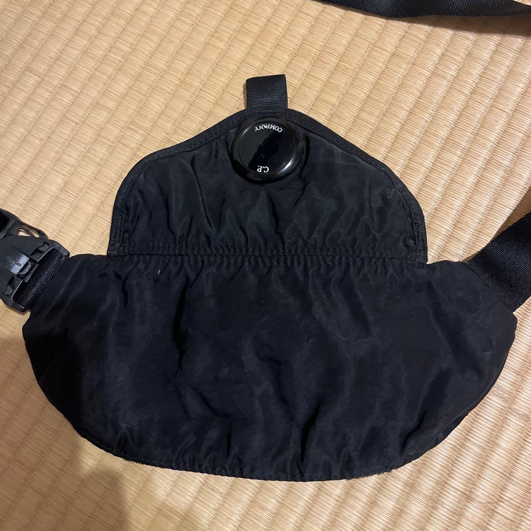 CP COMPANY ブラック ボディバッグ メンズ 黒