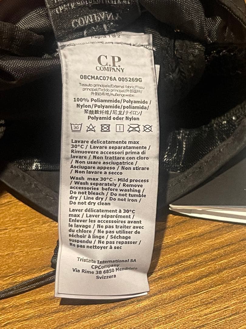 CP COMPANY ブラック ボディバッグ メンズ 黒