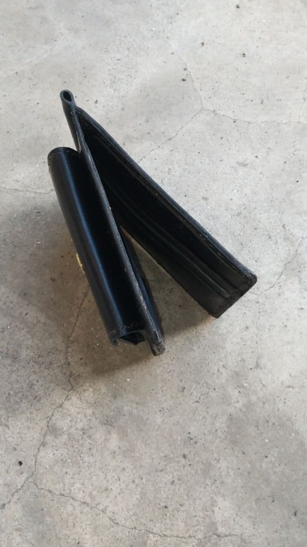 【ハンドメイド】黒ヌメ革の小銭入れ付きマネークリップ