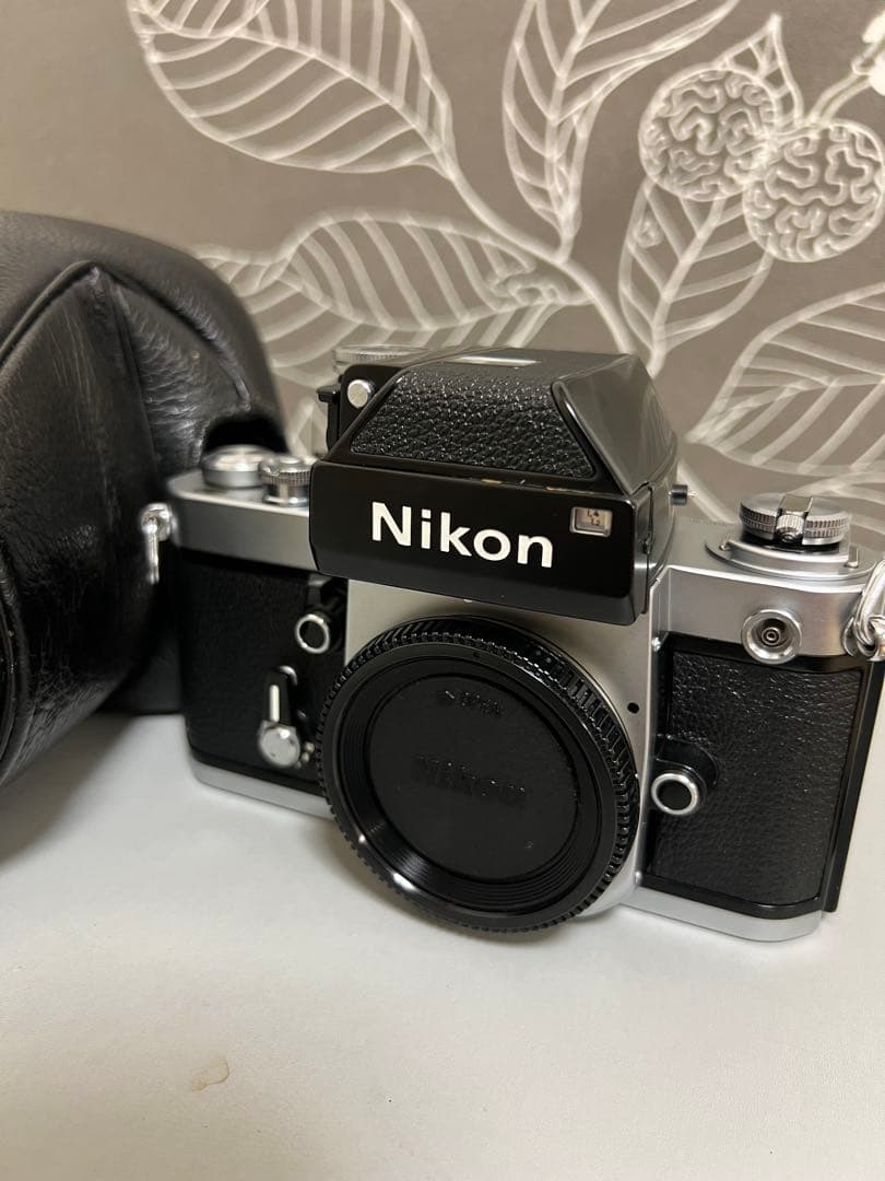 Nikon F2 本体とケース