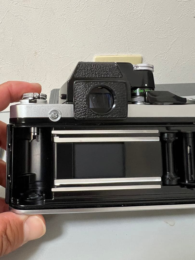 Nikon F2 本体とケース