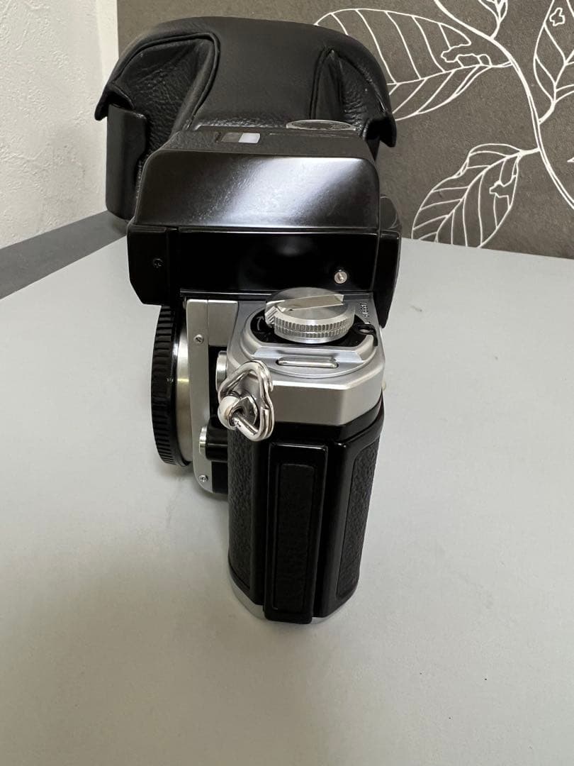 Nikon F2 本体とケース