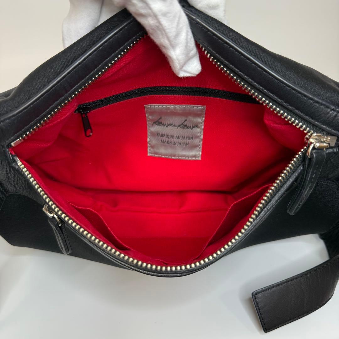 【24時間以内発送】カワカワ　ボディバッグ　WET ハトメ　ブラック