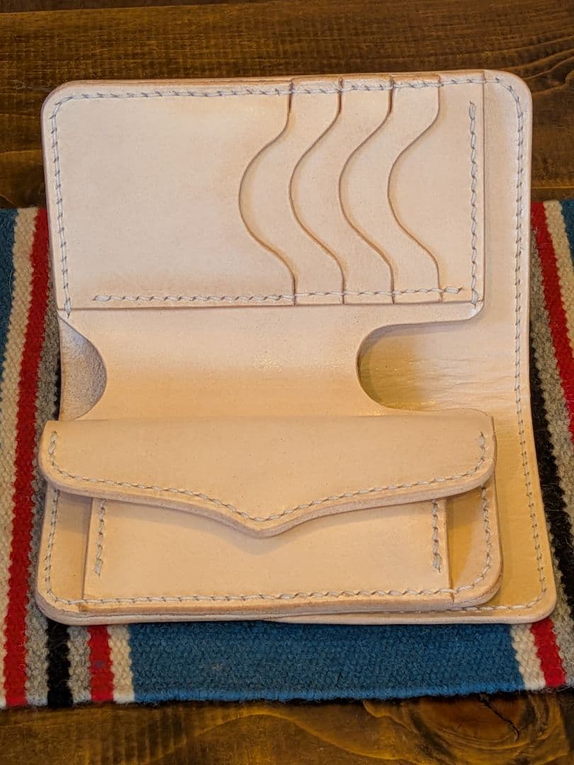 牛革サドルレザー　ミドルウォレット　財布　　　　　　　　ハンドメイド　ナチュラル