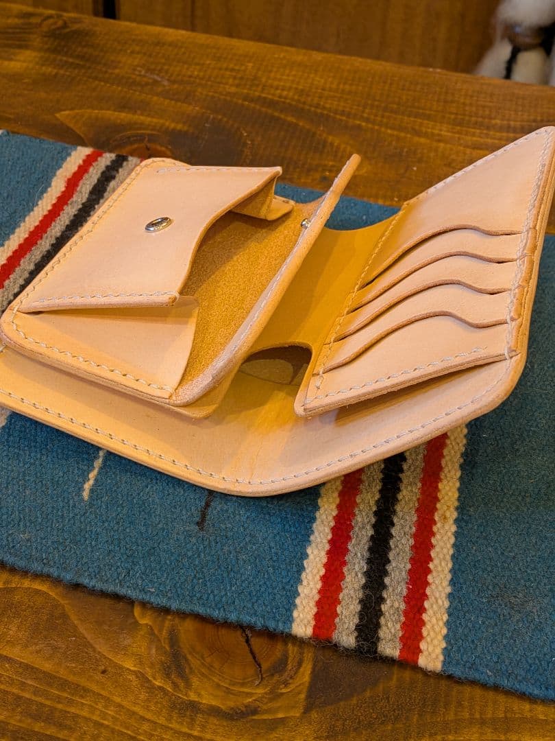 牛革サドルレザー　ミドルウォレット　財布　　　　　　　　ハンドメイド　ナチュラル