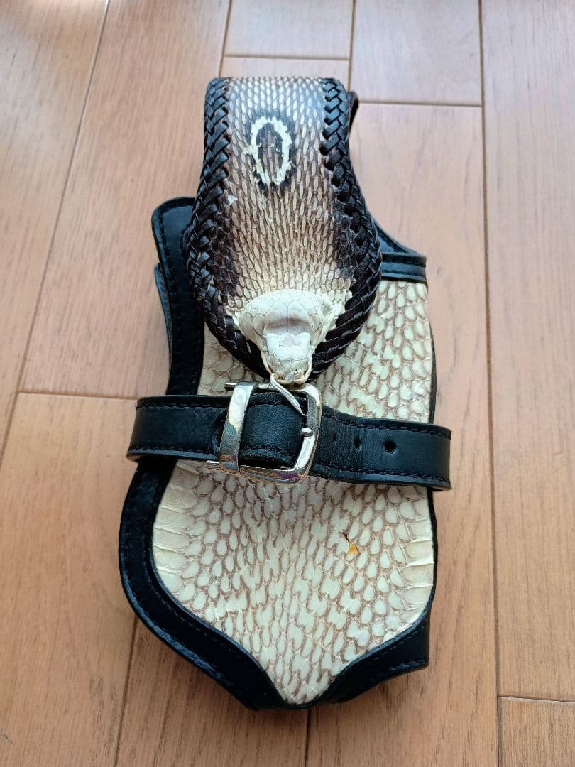 バイカーズウォレットホルダー　コブラ革ヘッド付き