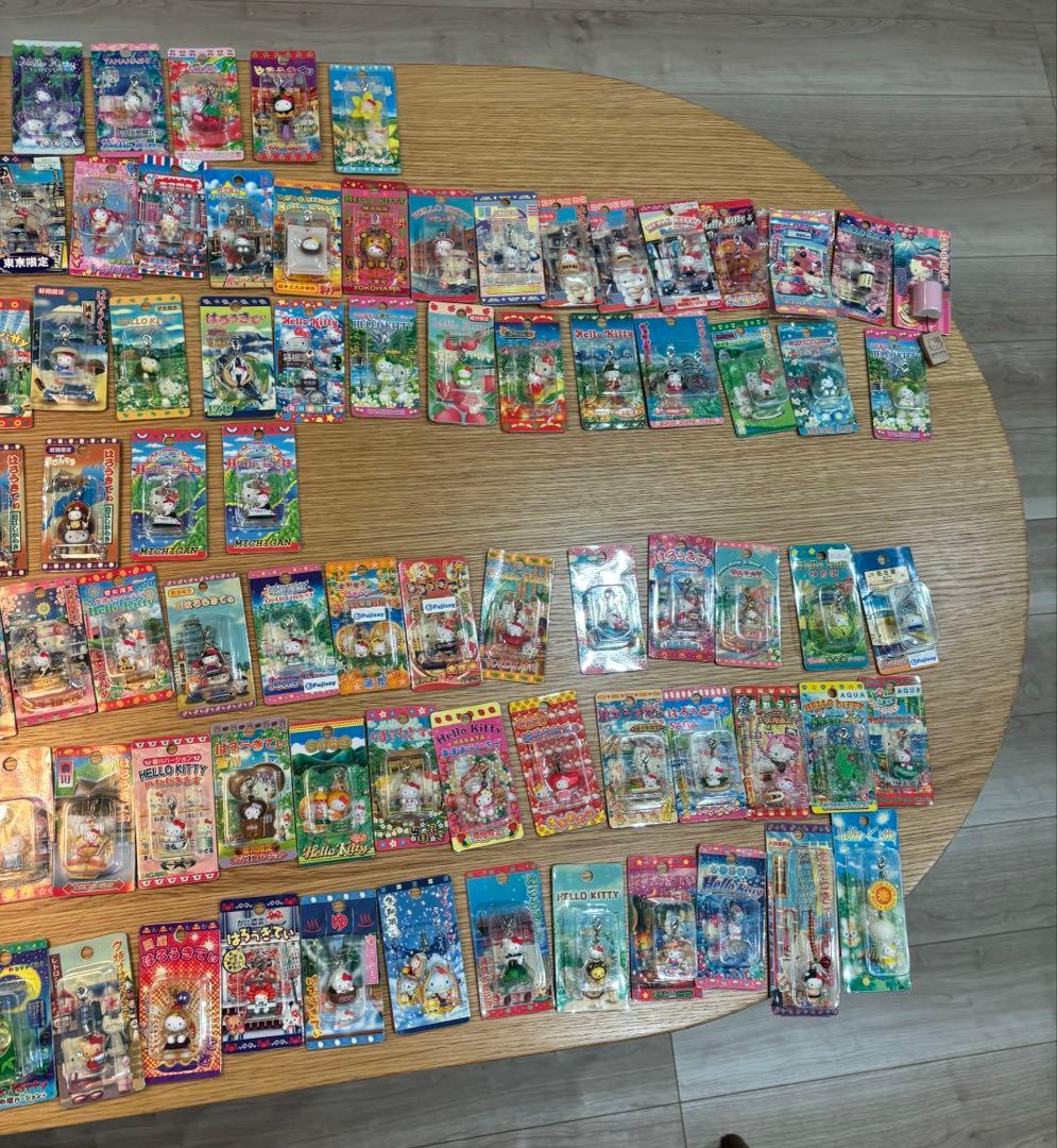 【レアまとめ売り】ご当地キティ　194個　ハローキティストラップ　根付け