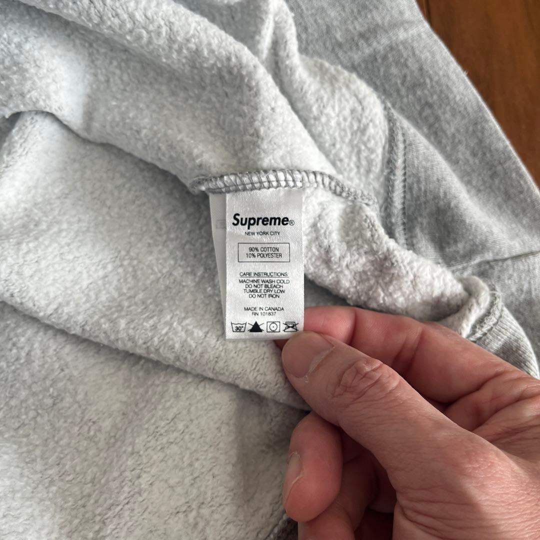 トップス Supreme cutout logo crewneck