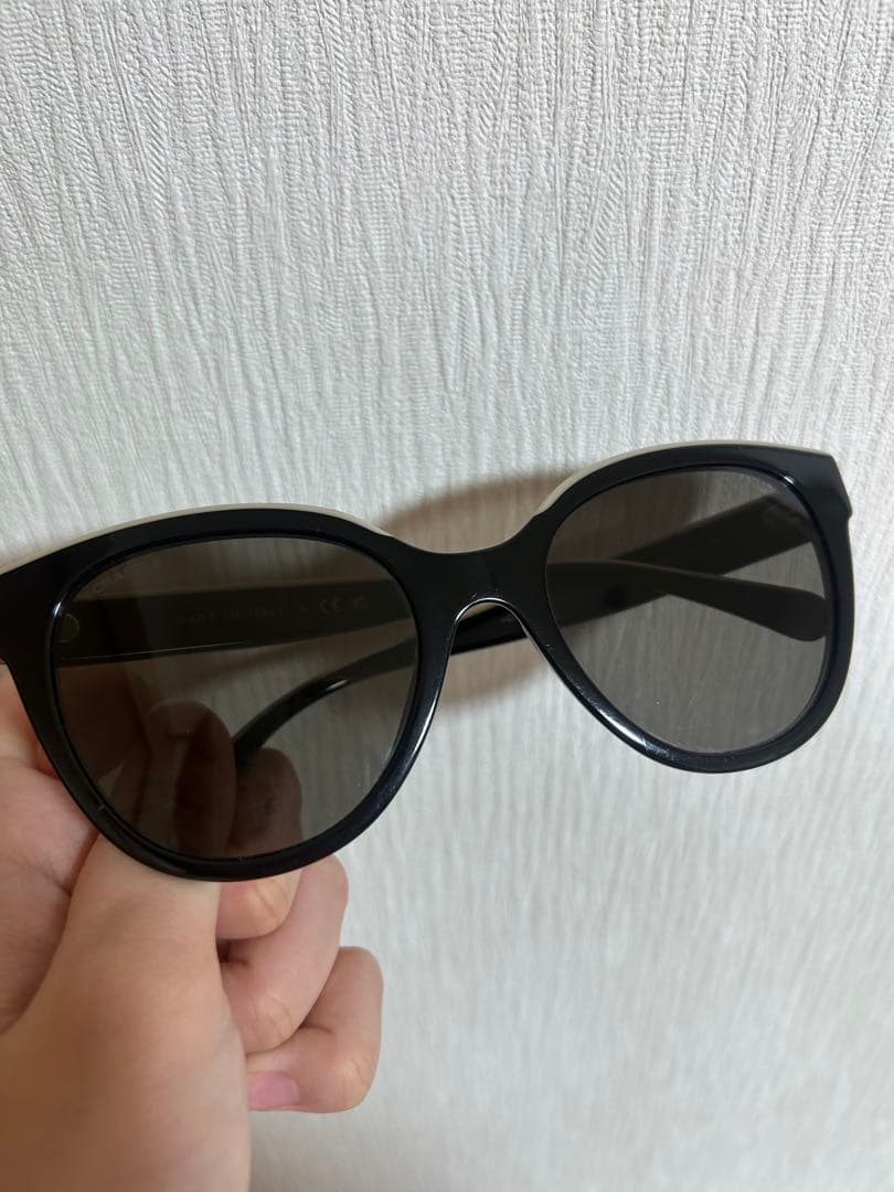 CHANEL キャットアイサングラス ブラック/ホワイト