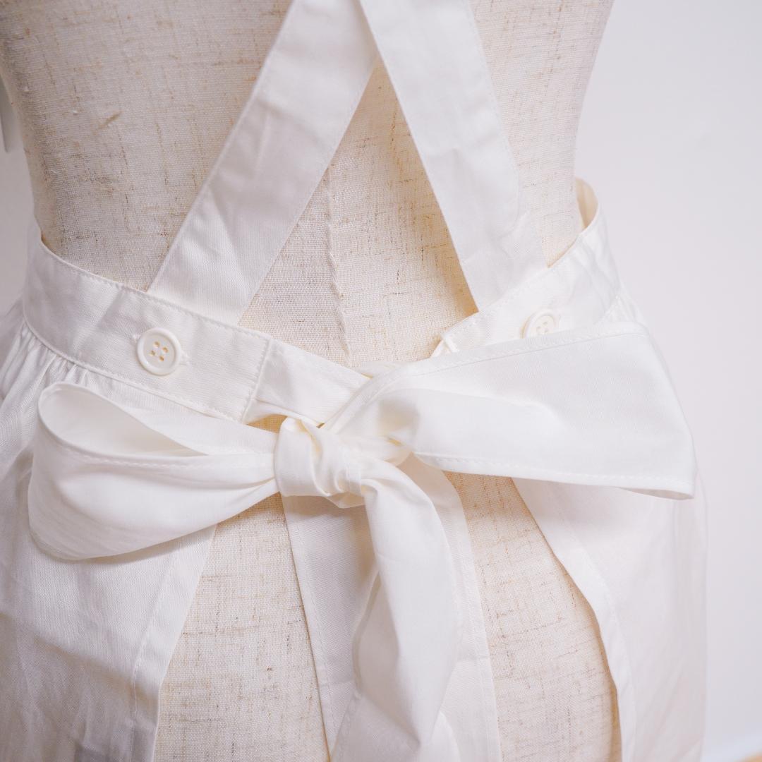 Christian Diorデイジー刺繍エプロンタグ付き新品ホワイトA-8.58