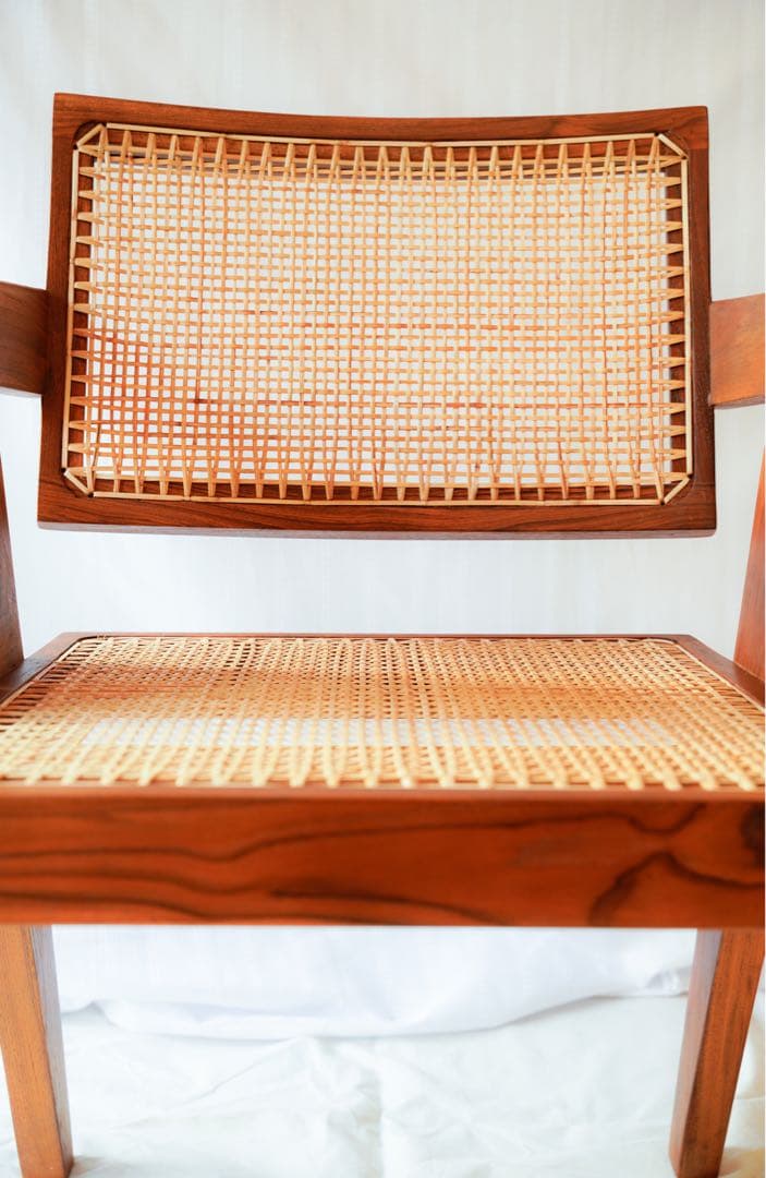 m*e様 Pierre Jeanneret | ピエール・ジャンヌレ|オフィスチ