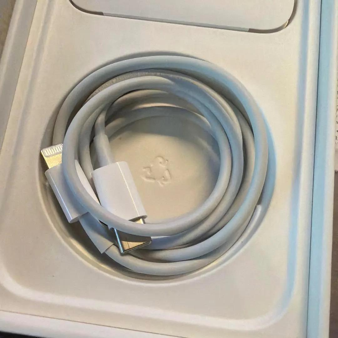 ●iPhone 14 256GB ホワイト / SIMフリー /バッテリー85%