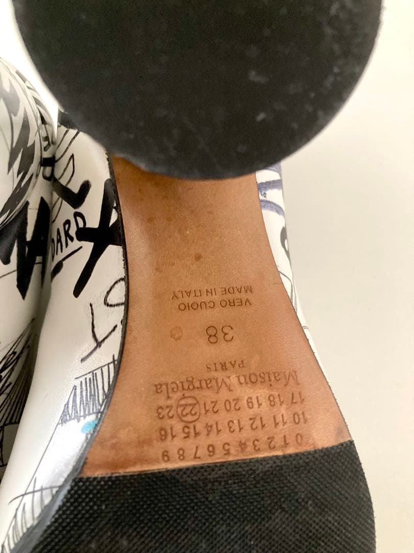 マルジェラ タビパンプス／ Maison Margiela 38Graffiti