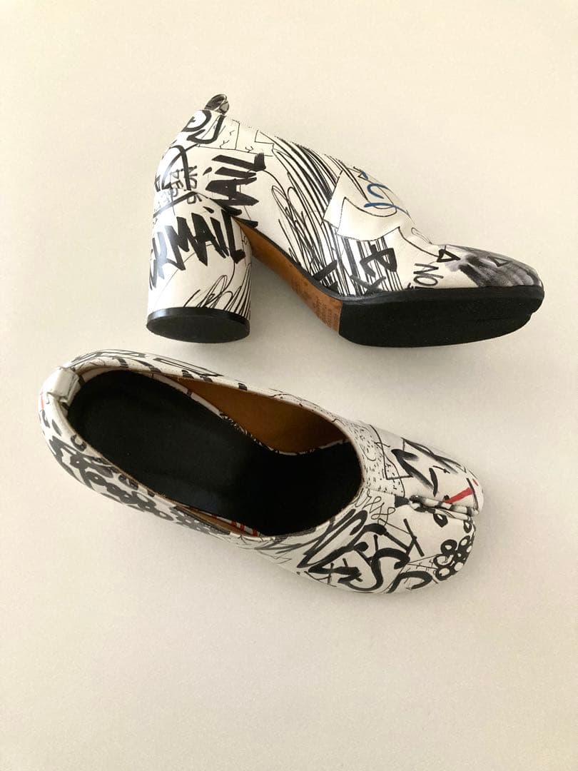 マルジェラ タビパンプス／ Maison Margiela 38Graffiti