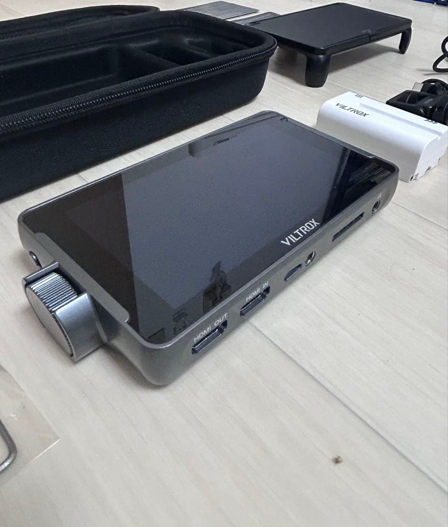 VILTROX DC-550 ポータブルLCDモニター