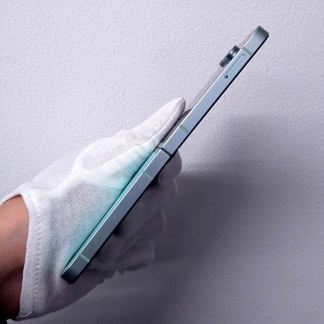 Galaxy Z FLIP6 256GB ミント SIMフリー 【美品】