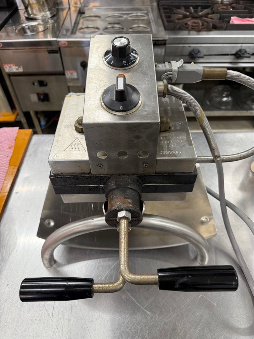 業務用　ベルギー産　ワッフルメーカー　HVD.be