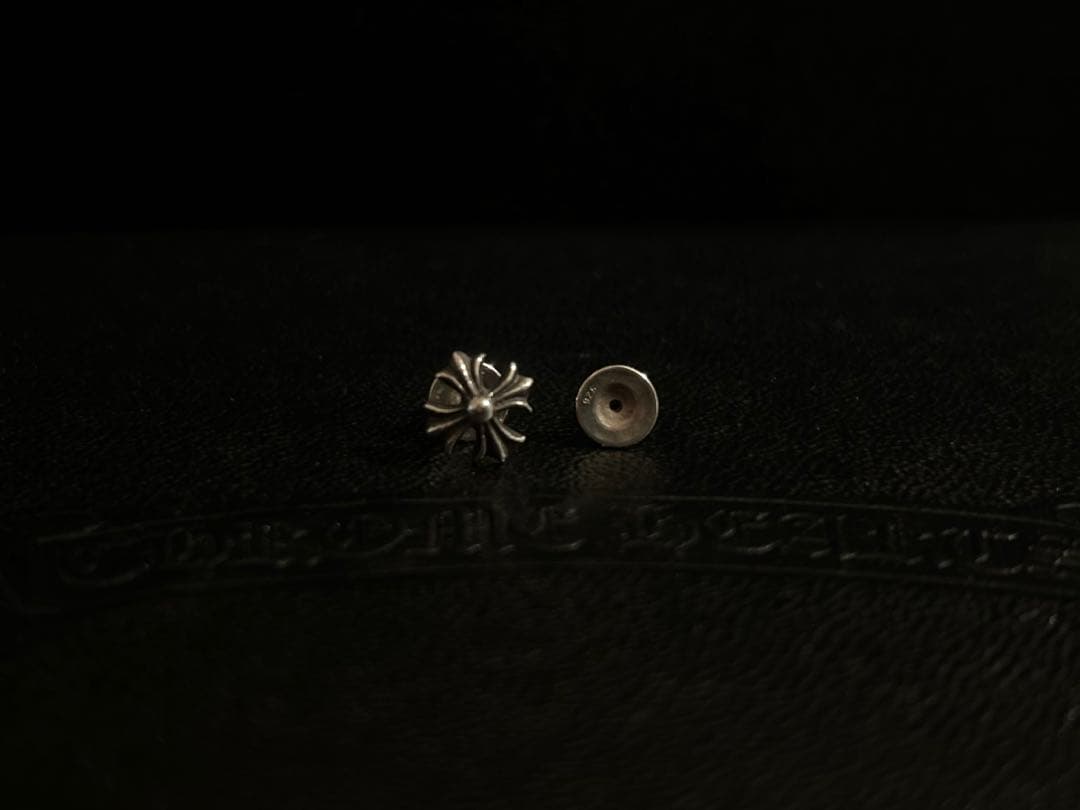 アクセサリー Chrome Hearts CH Plus Stud pierced