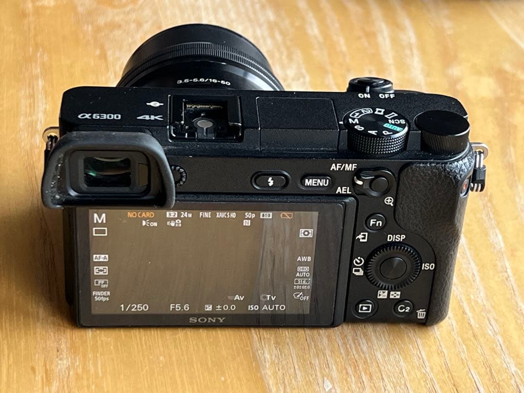 SONY α6300 ミラーレスカメラ 本体と付属品