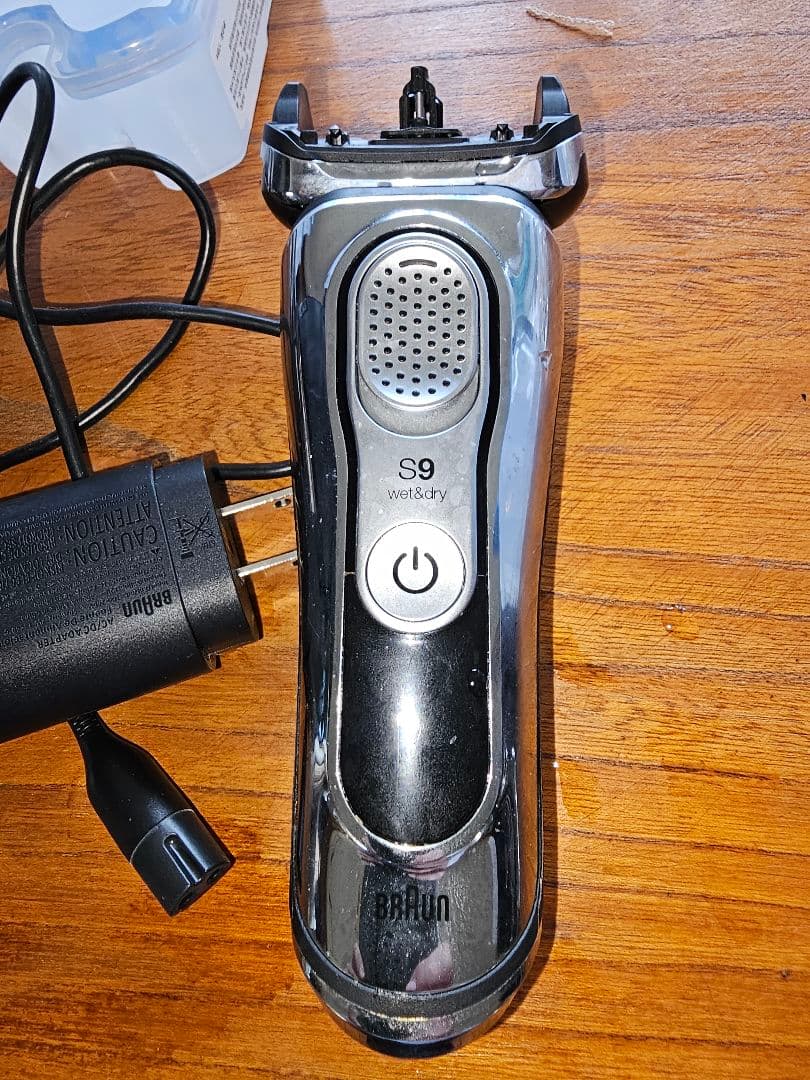ブラウンBRAUN メンズ電気シェーバー シリーズ9 wet＆dry 中古