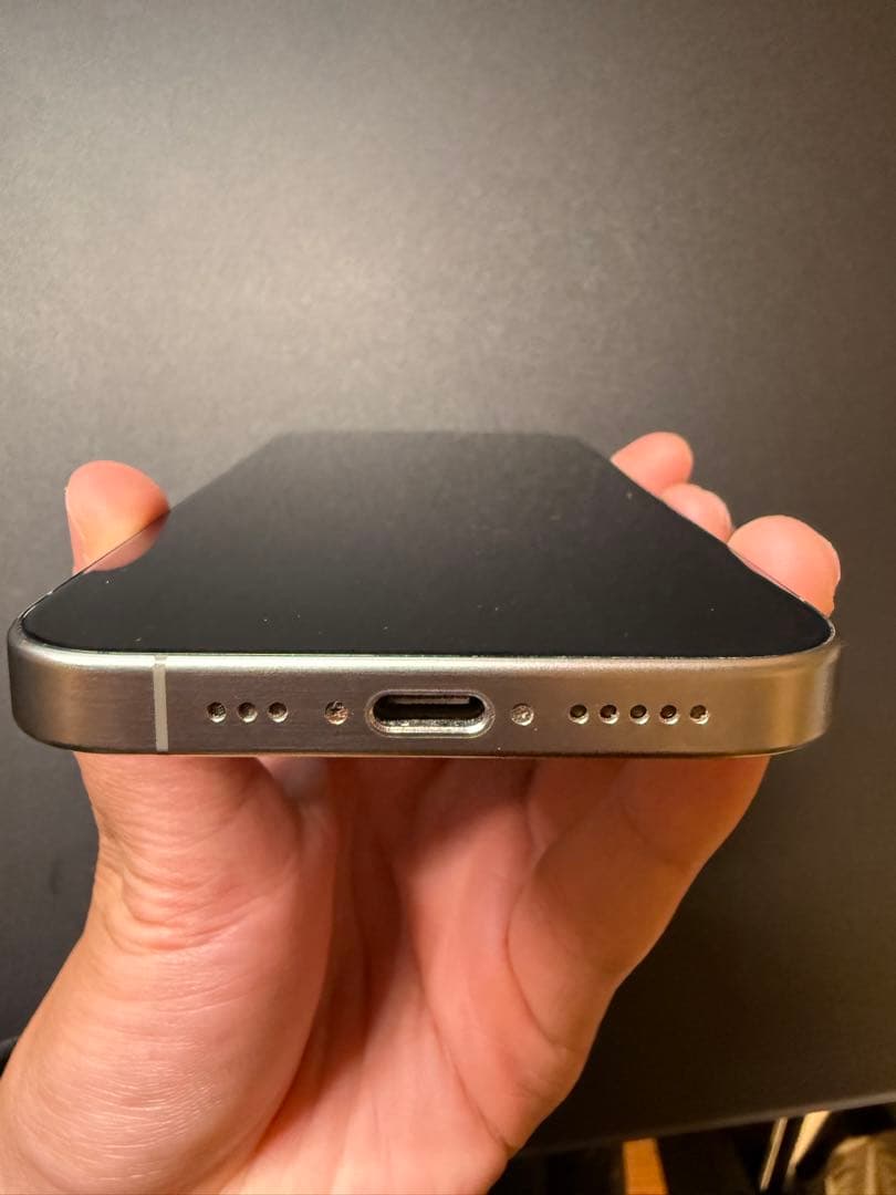 Apple iPhone 15 Pro 256GB ナチュラルチタニウム