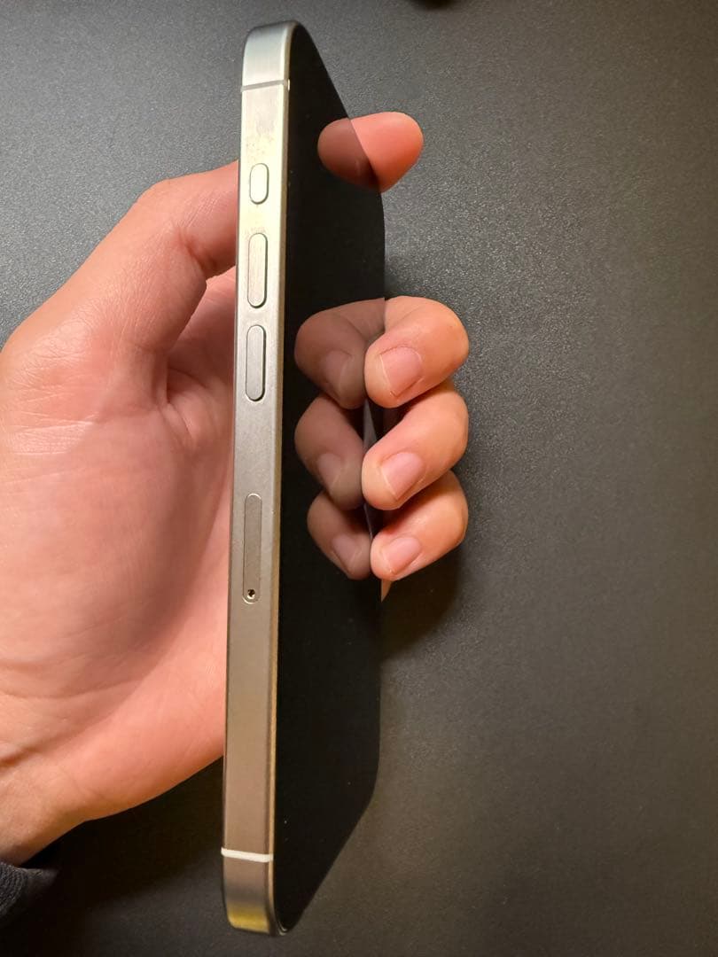 Apple iPhone 15 Pro 256GB ナチュラルチタニウム