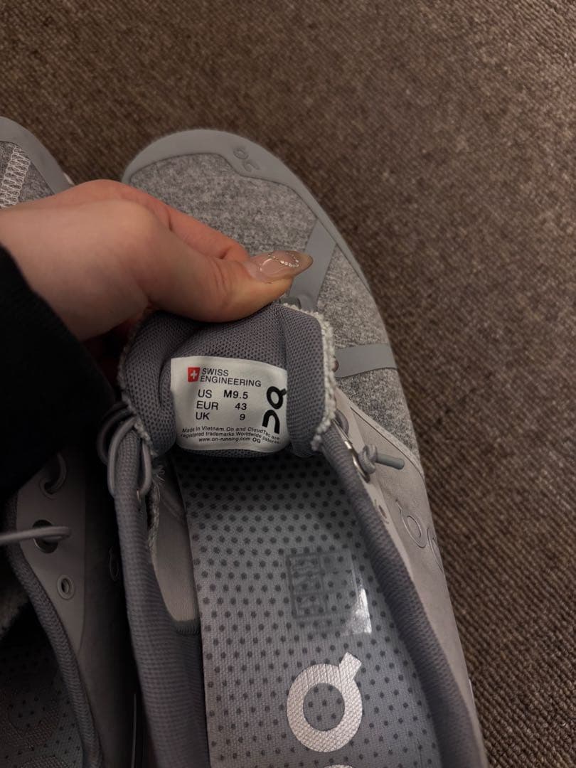 On Cloud オンクラウド スニーカー UK4 サイズ43