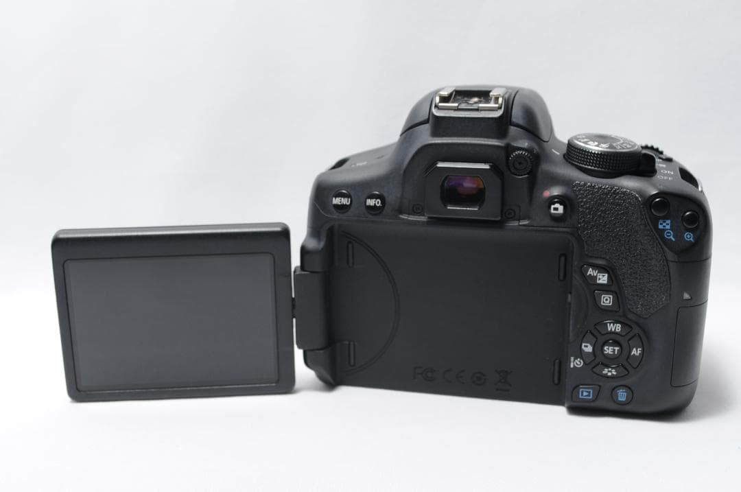 Wi-Fi機能付き Canon EOS kiss X8i 標準レンズキット