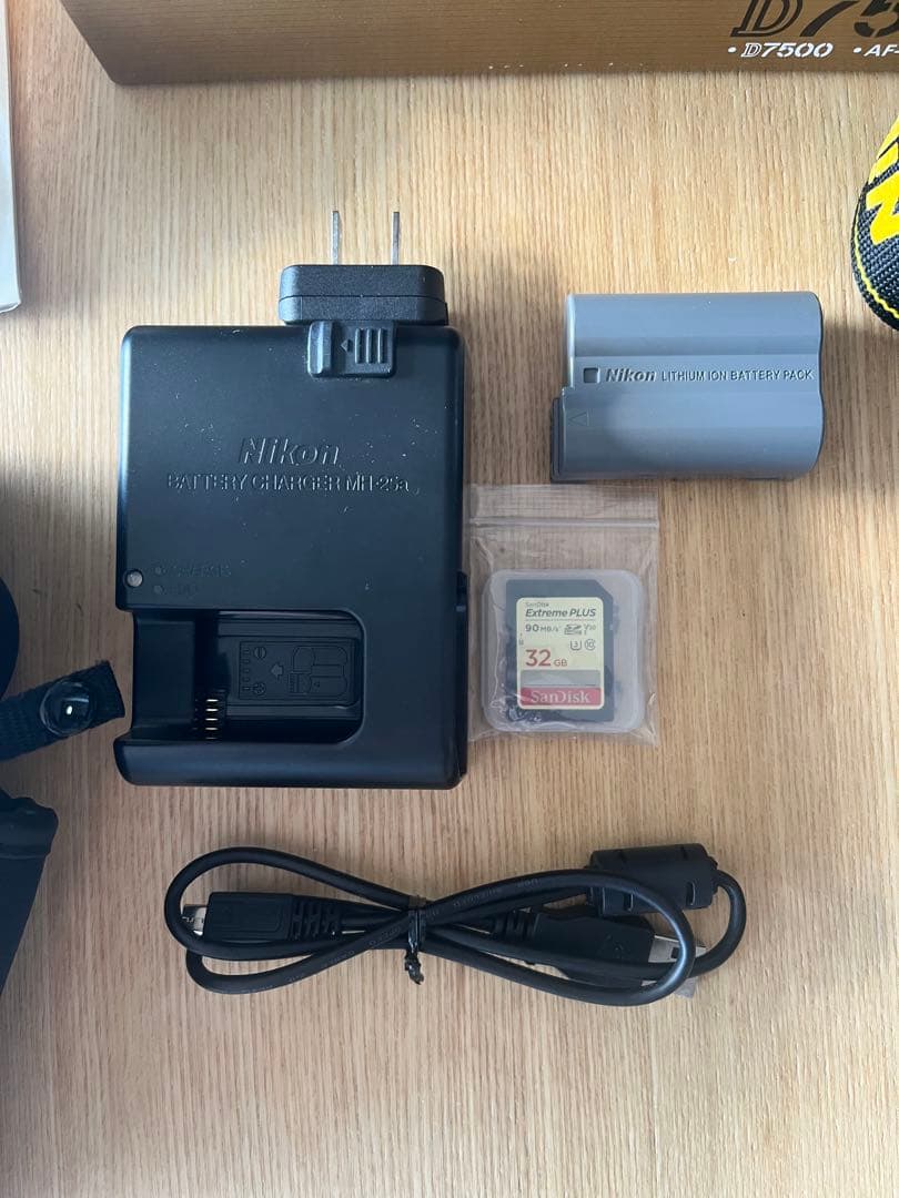 【オマケ有】Nikon D7500 デジタル一眼レフカメラ 18-140 VR