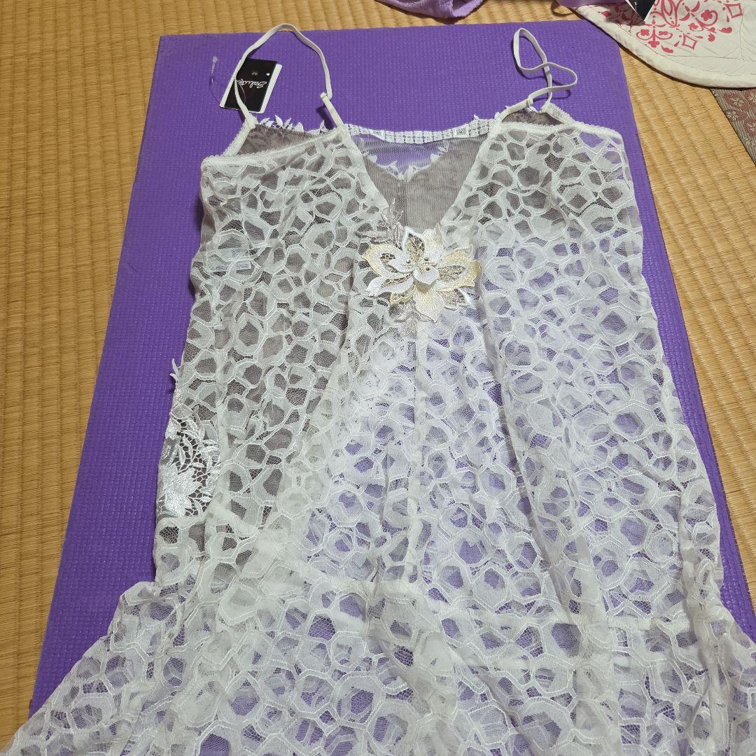 Salute 花刺繍付きキャミソール グレー