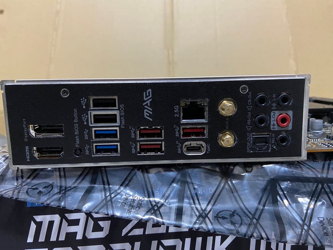 MAG Z690 TOMAHAWK WIFI DDR4 本体