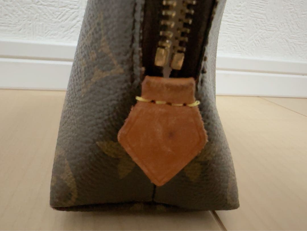 美品　ルイヴィトン 正規品　モノグラム ポーチ 小物入れ 化粧ポーチ